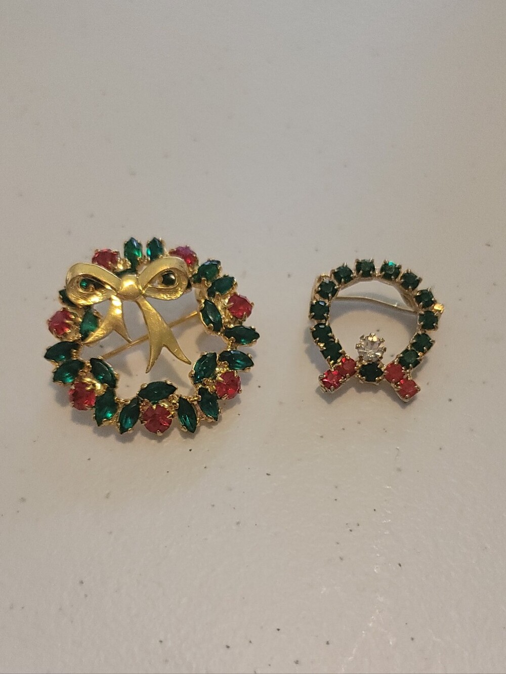 Vintage Holiday Wreath Brooch Set | Red & Green Rhinestone Gold Tone Holiday